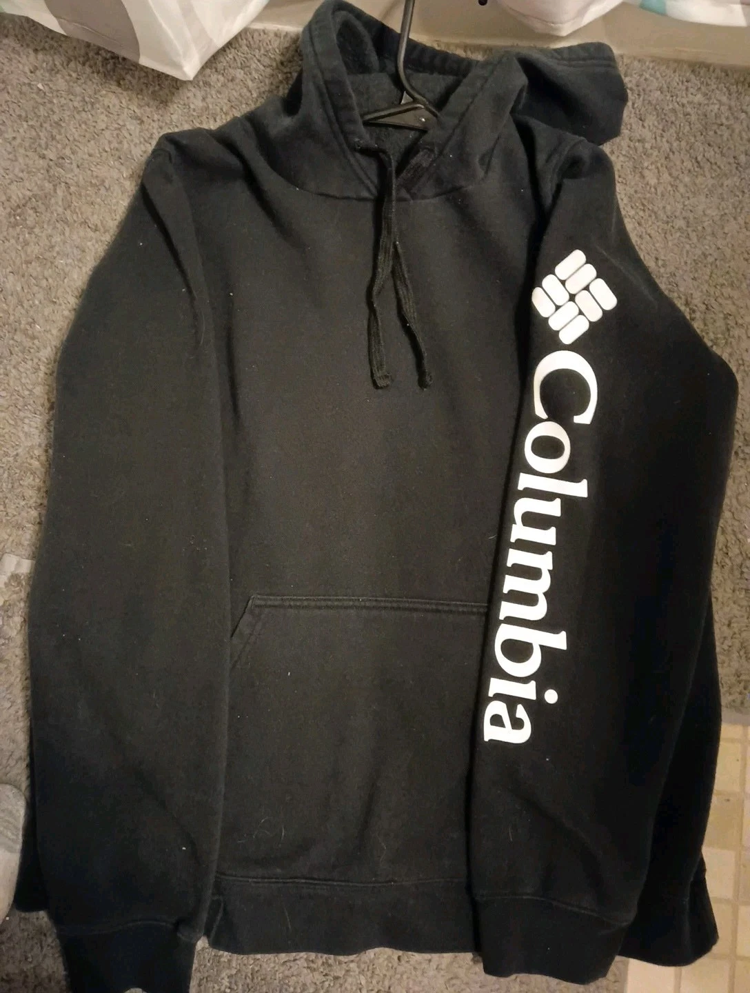 Columbia Sweatshirt Mens Med Black Pullover That Reads Columbia Down Slleeve