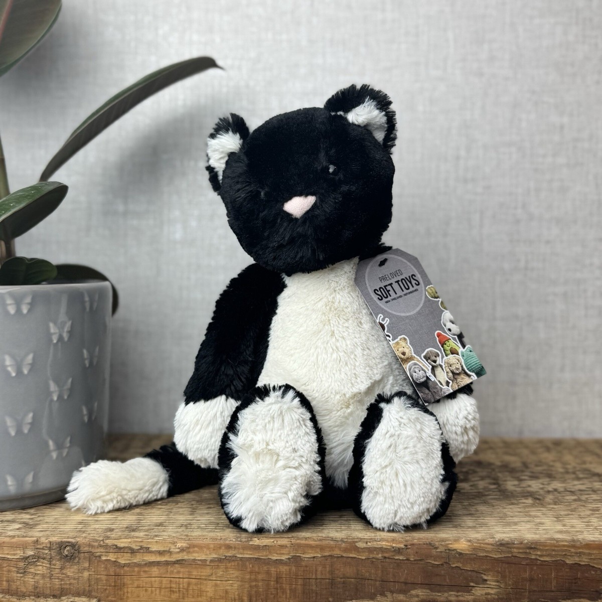 Jellycat Medium Bashful Tuxedo Cat Black/White Cat Retired Kitty