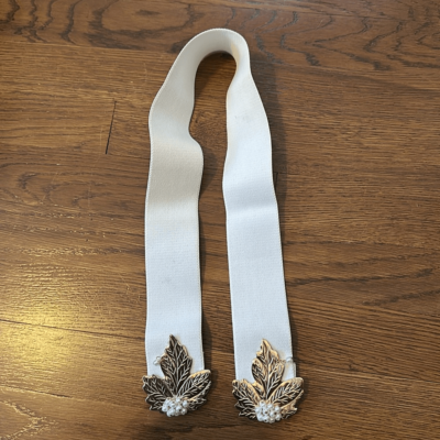 Vintage 70s/80s gold brass leaf & pearls buckle white ‎ elastic cinch belt Vintage 70s Metal Belt With Inlay Shell Buckle Mother of  main image 4