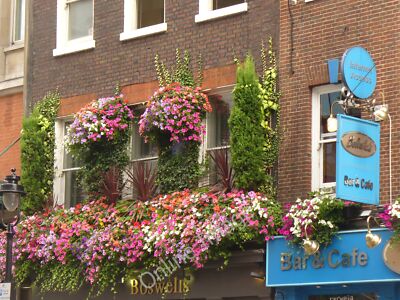 Photo 6x4 Flowery Boswells London The eyecatching floral display will att c2010
