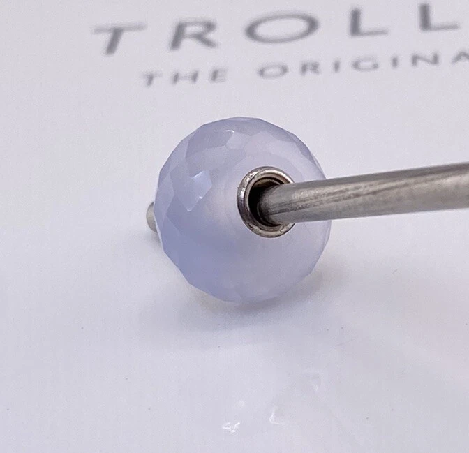 Cuenta de calcedonia facetada Trollbeads Foto 3 de 4