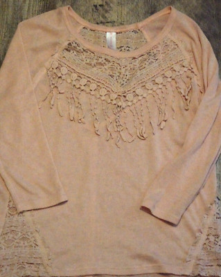 No Boundaries Top Shirt Womens Medium Pink solid w/ Lace Long Sleeve Pullover ++