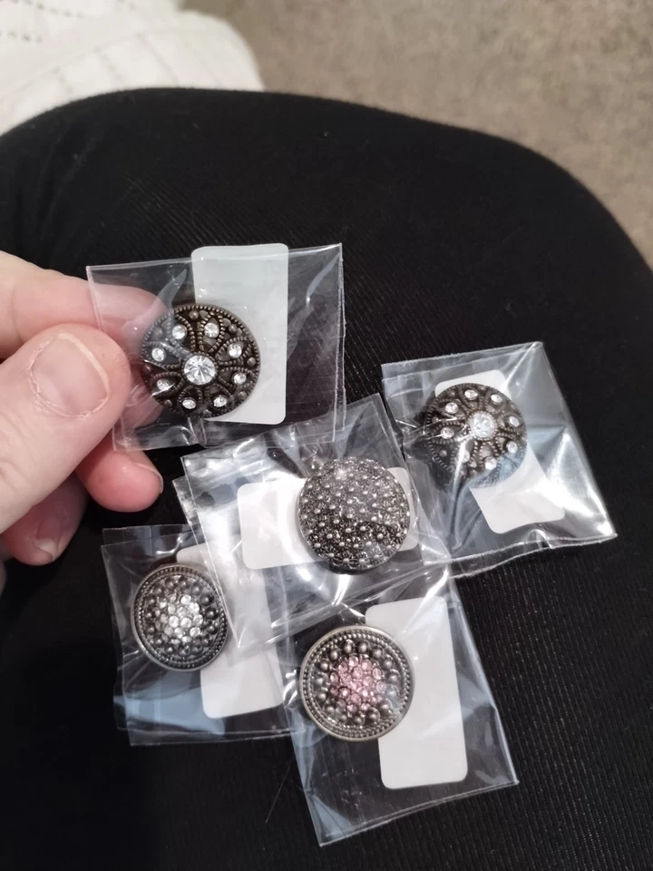 Pulsera y broches de presión de jengibre Foto 3 de 4