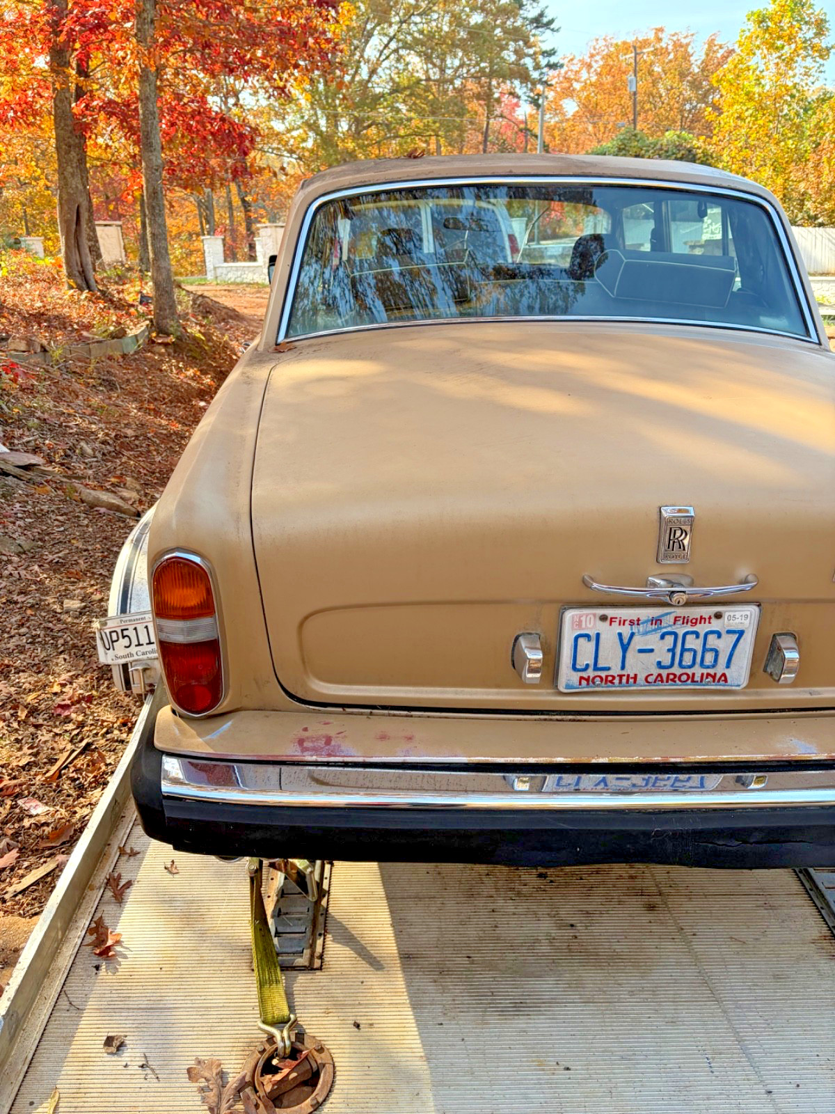 ROLLS ROYCE CORNICHE SHADOW BENTLEY LEFT FAIRING. WORLDS LARGEST USED INVENTORY