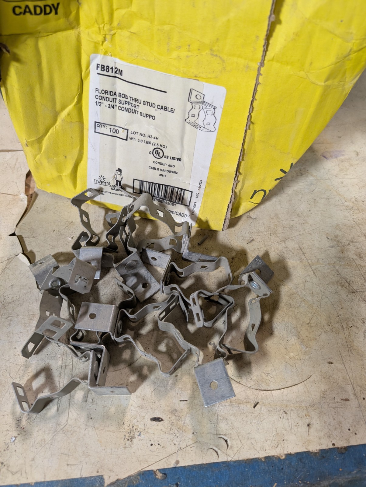 38x nVent Caddy FB812M Florida Bob 1/2”-3/4” Thru Stud Conduit Support !Charity!