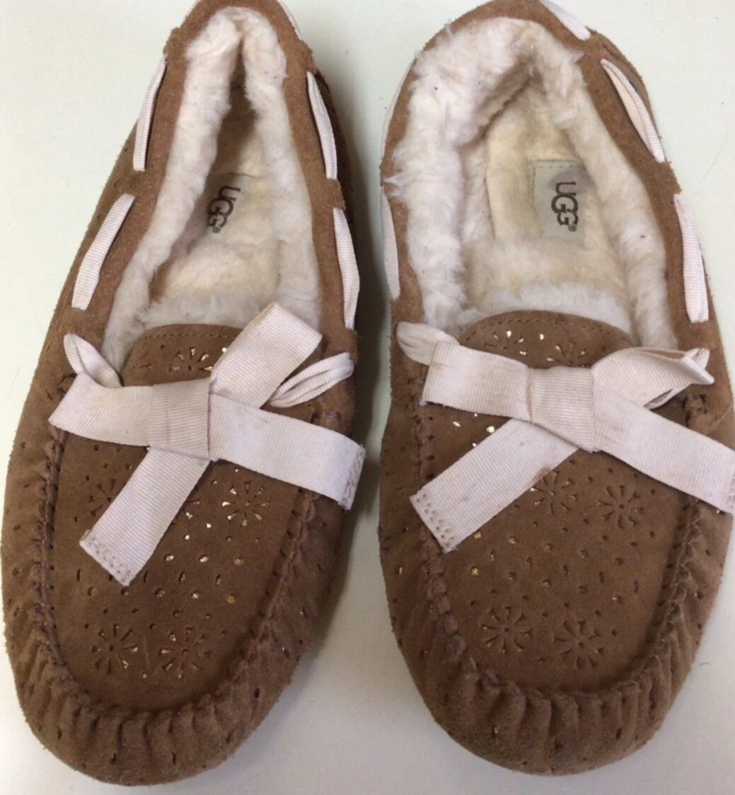 Ugg womens dakota hotsell sunshine perf slipper