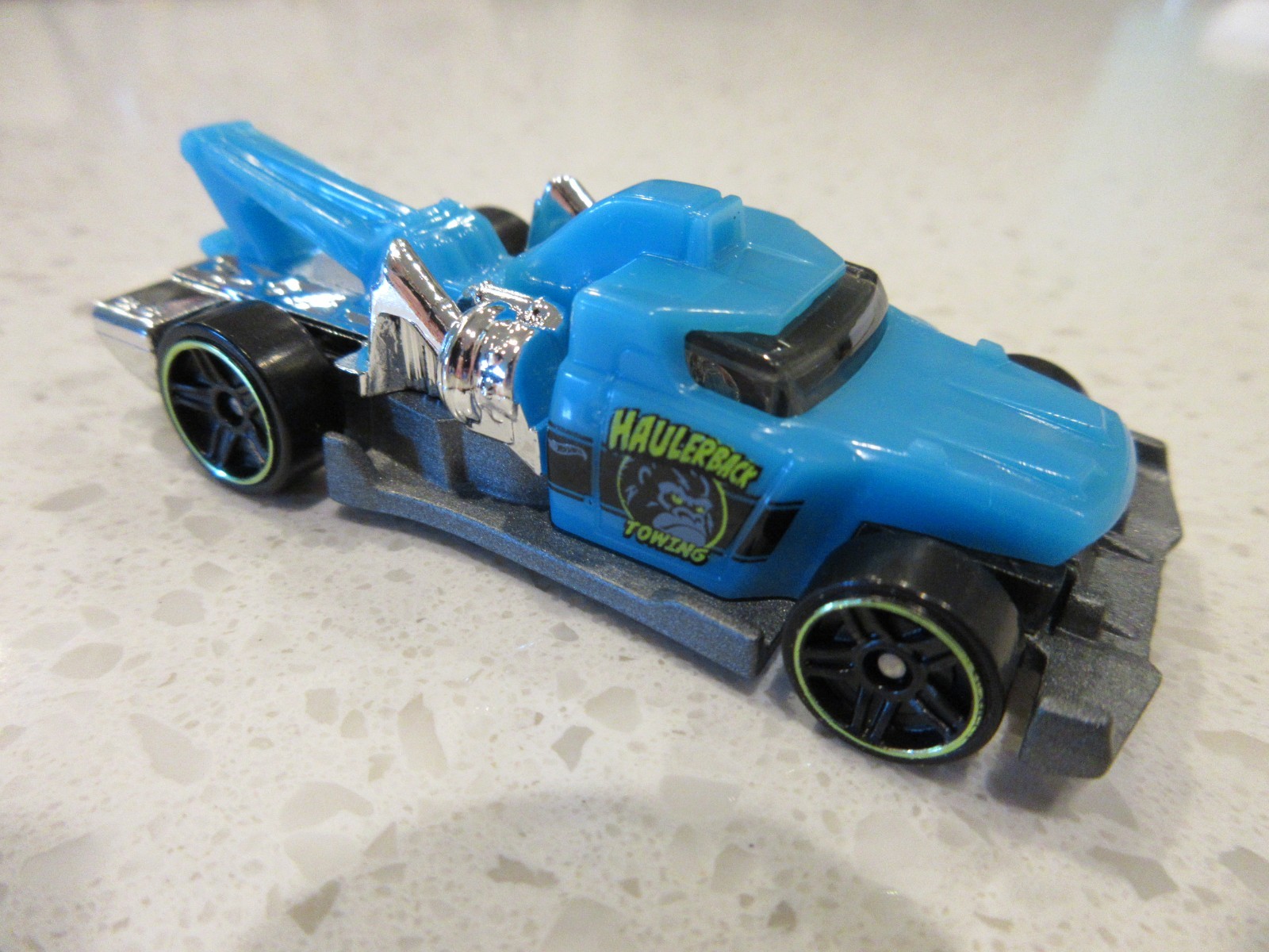 2026 Hot Wheels Haulerback Blue HW Heavy Weights 1:64 DIECAST Toy Tow Truck