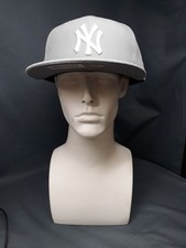 New Era 59Fifty Men's Fitted New York Yankees Hat Grey Size 7 3/8 NEW
