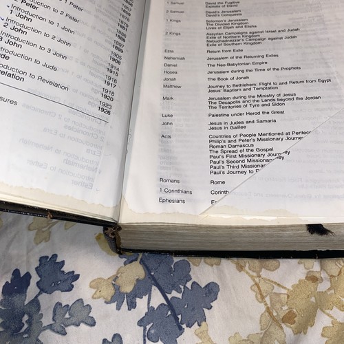 The NIV STUDY BIBLE 1985 Black Letter Indexed Bonded Leather - Foto 9 di 9