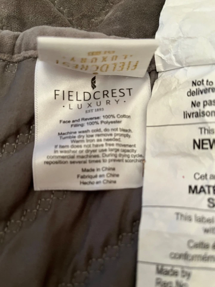 FIELDCREST • LUXURY •EST 1893 COVERLET 1 COVERLET 92 in x 96 in (234 cm x 244 c - Image 2 of 4