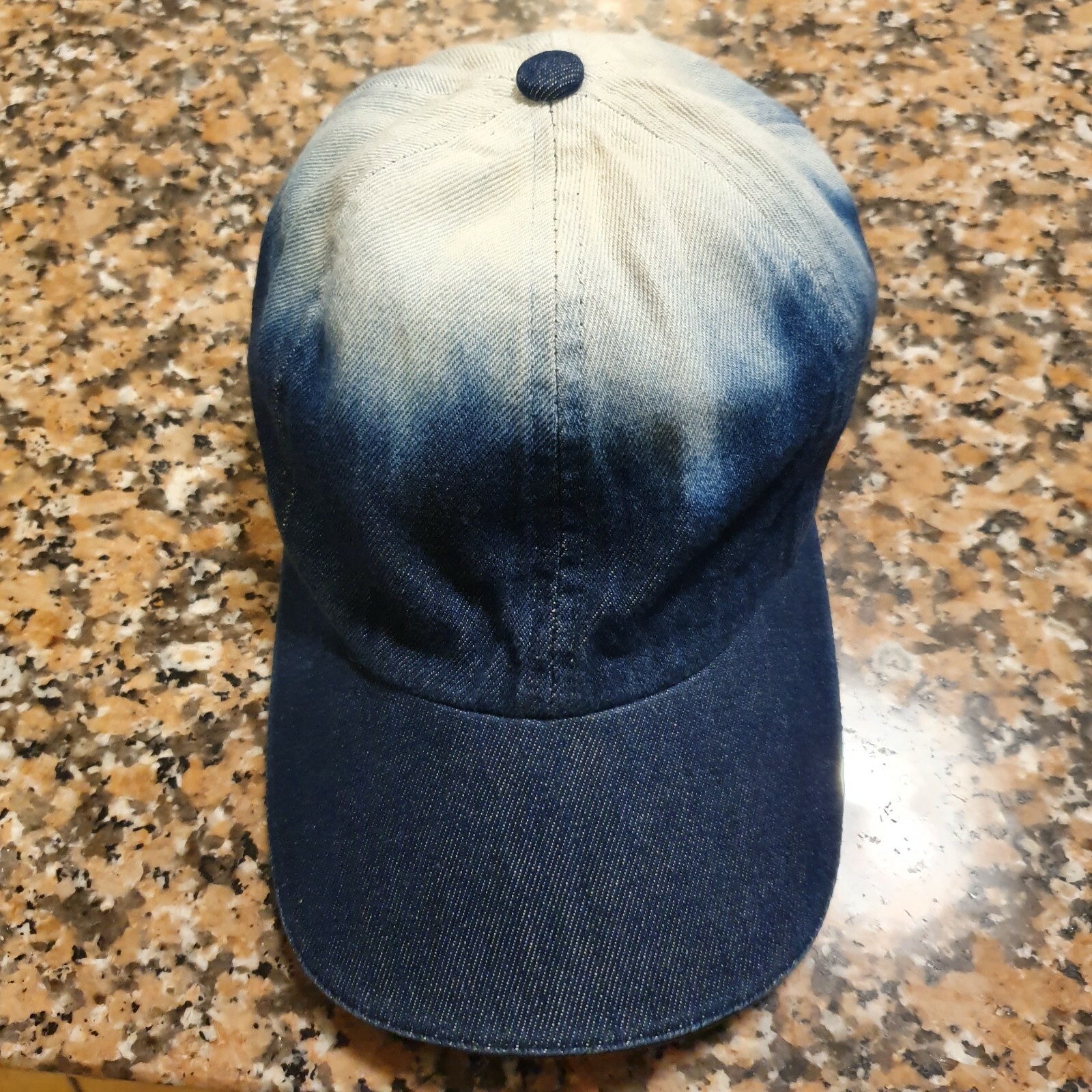 Foto 1 di 9