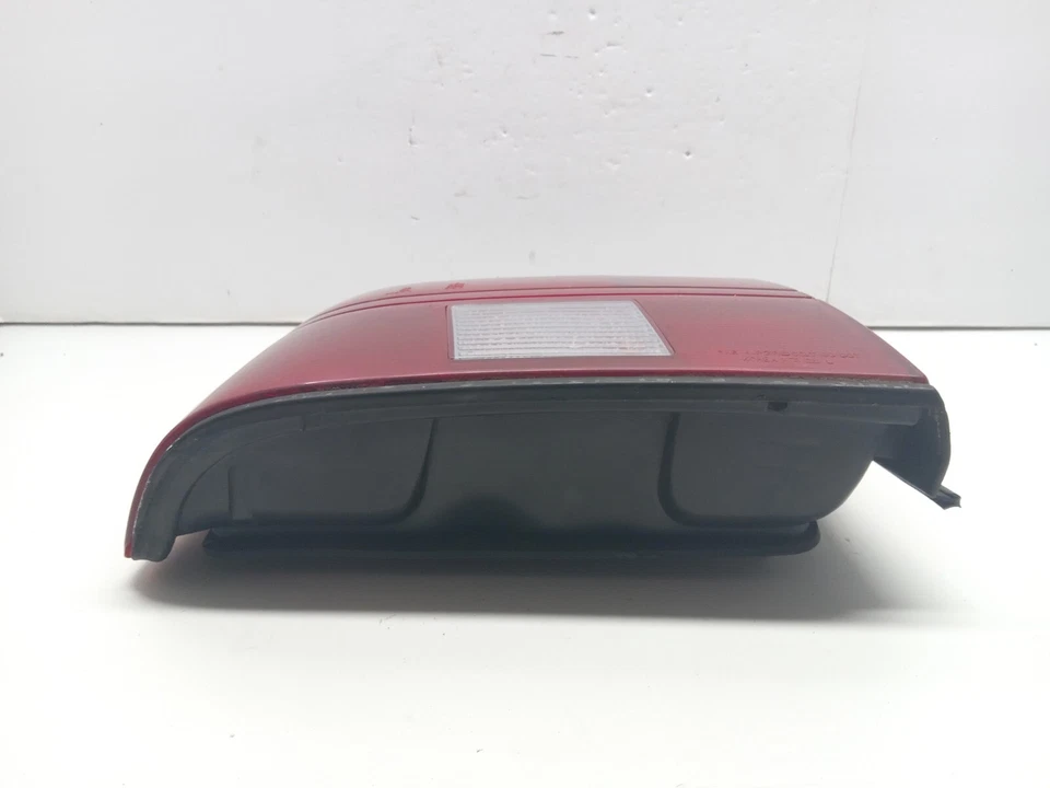 HYUNDAI EXCEL 1992-1994 CONDUCTOR LADO IZQUIERDO USADO LUZ TRASERA OEM, 166-58576L Foto 3 de 4