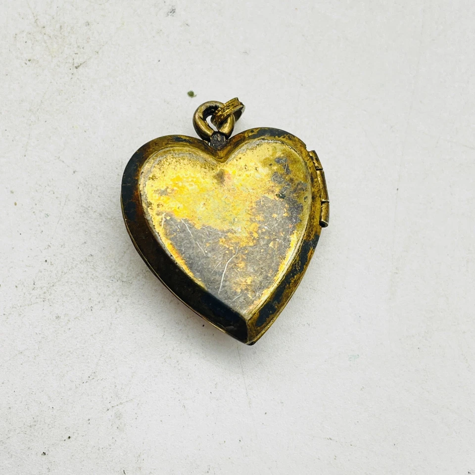 Medallón Corazón Colgante Tono Dorado Abulón Concha Cruz Fe Cristiana Jesús Oración Foto 4 de 4