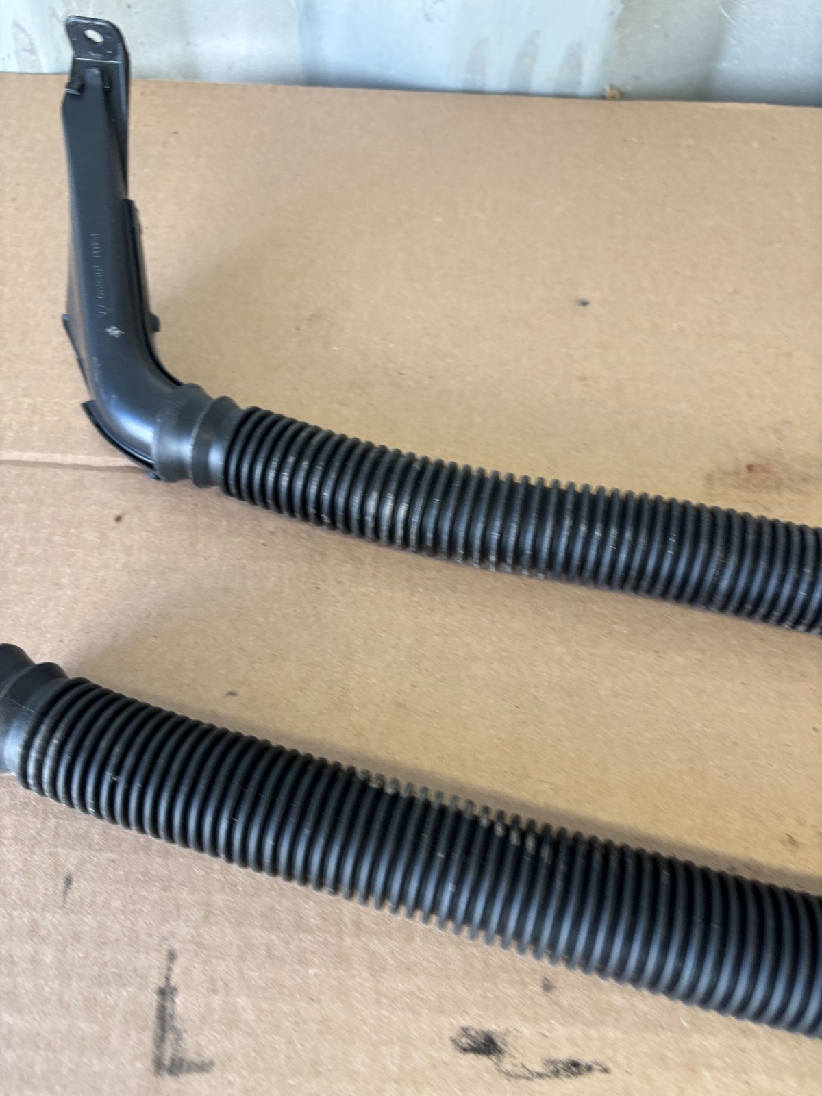 1992 94 95 1996 FORD F250 F350 F150 BRONCO WINDSHIELD DEFROST VENTS DUCTS TUBES