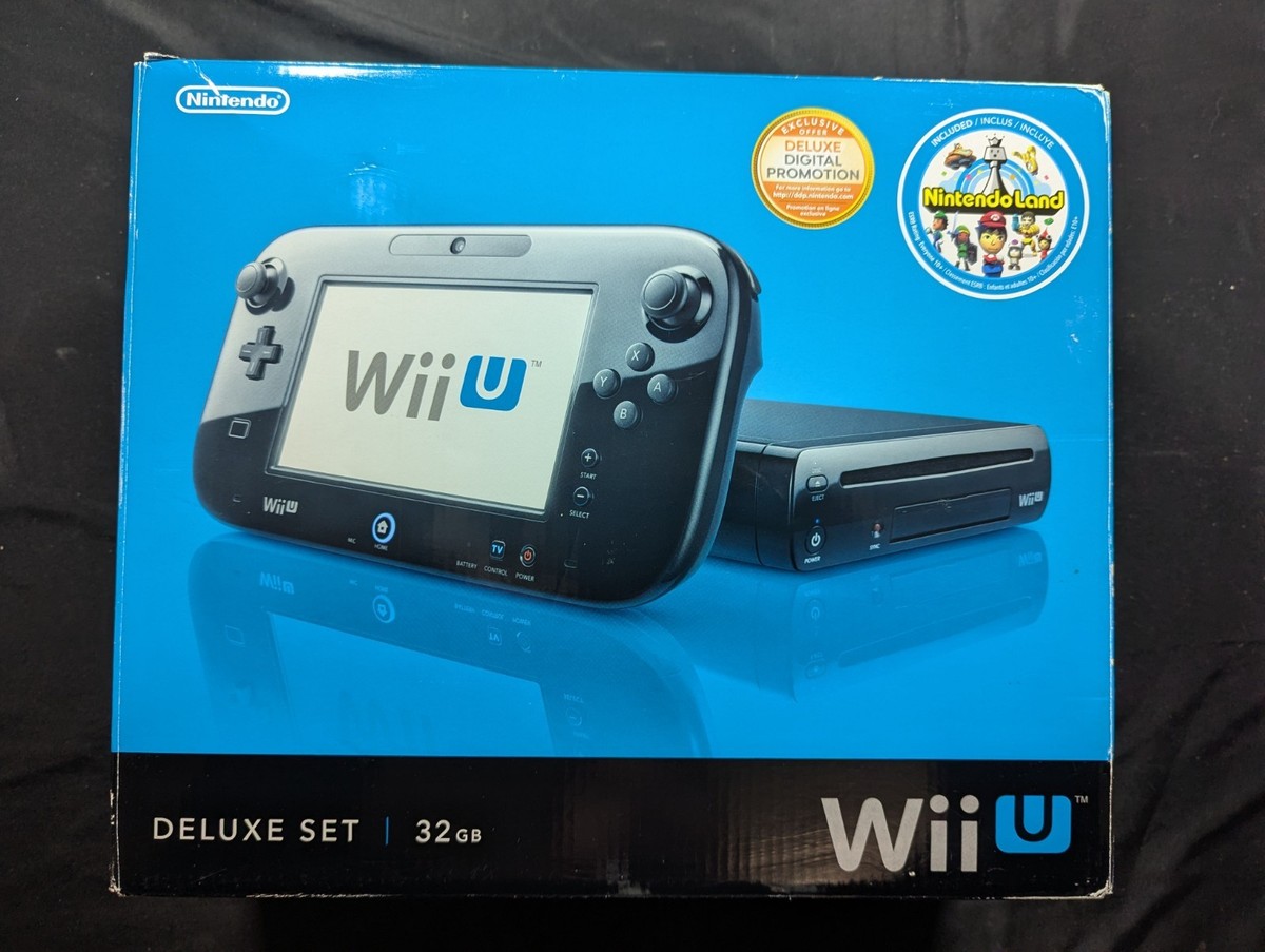 Nintendo Wii U 32GB Nintendo Land Deluxe Set Bundle - Black