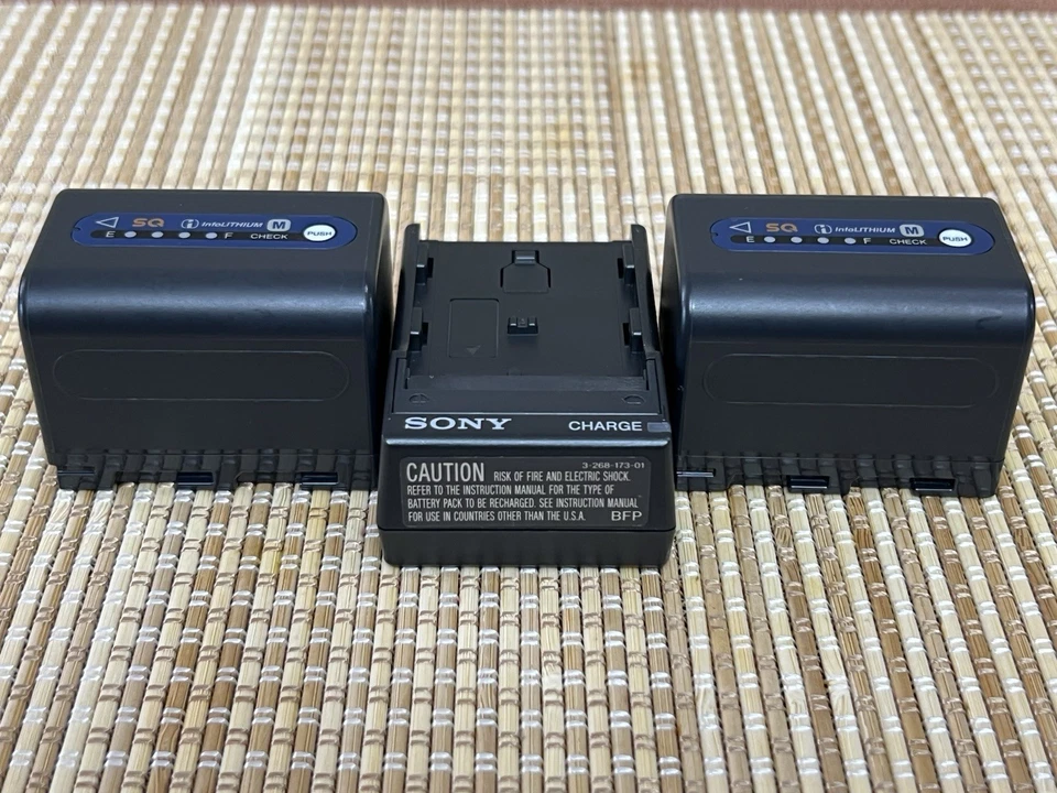 Sony NP-QM71D 7.2V OEM Li-ion Battery Packs and BC-TRM Battery Charger 10021330 - Image 3 of 4