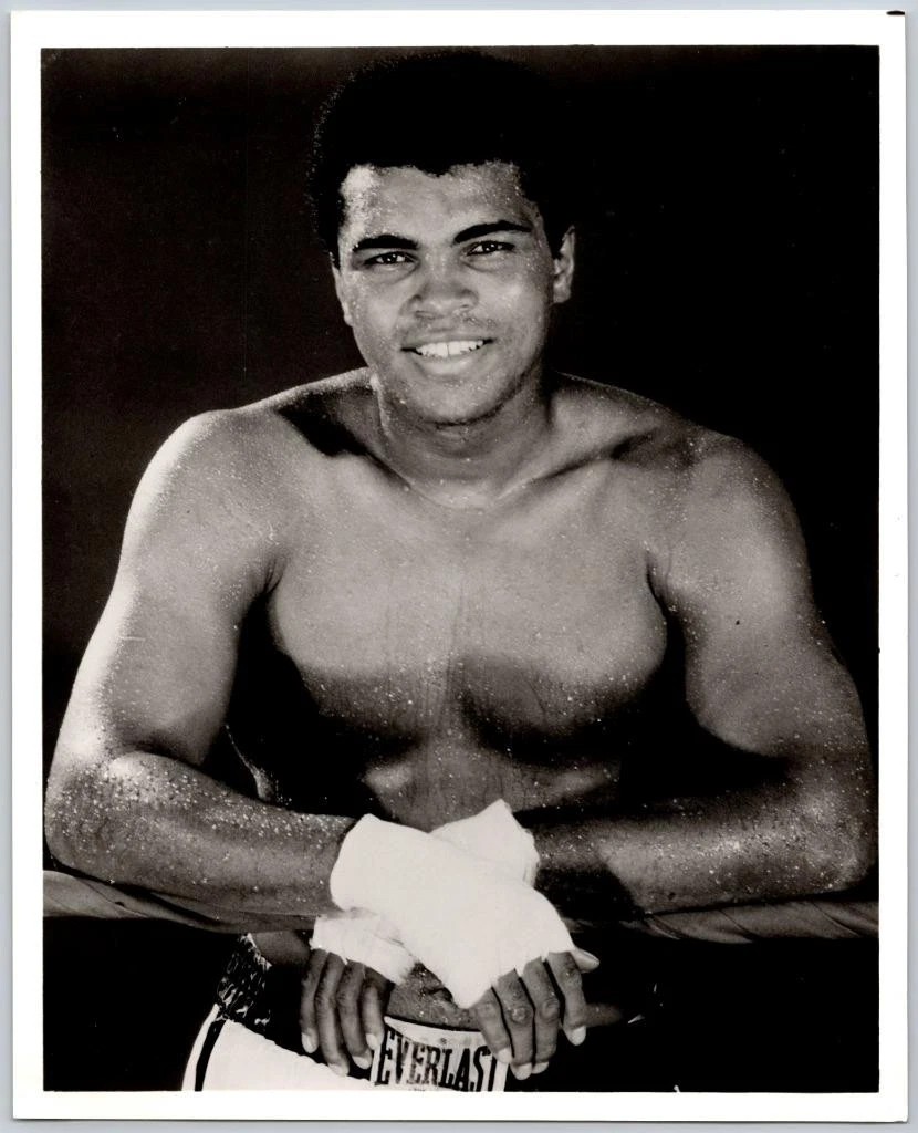 1970年代 Muhammad Ali ボクシング 8 x 10 プロモーション写真-タイプ 1 - 画像1/3
