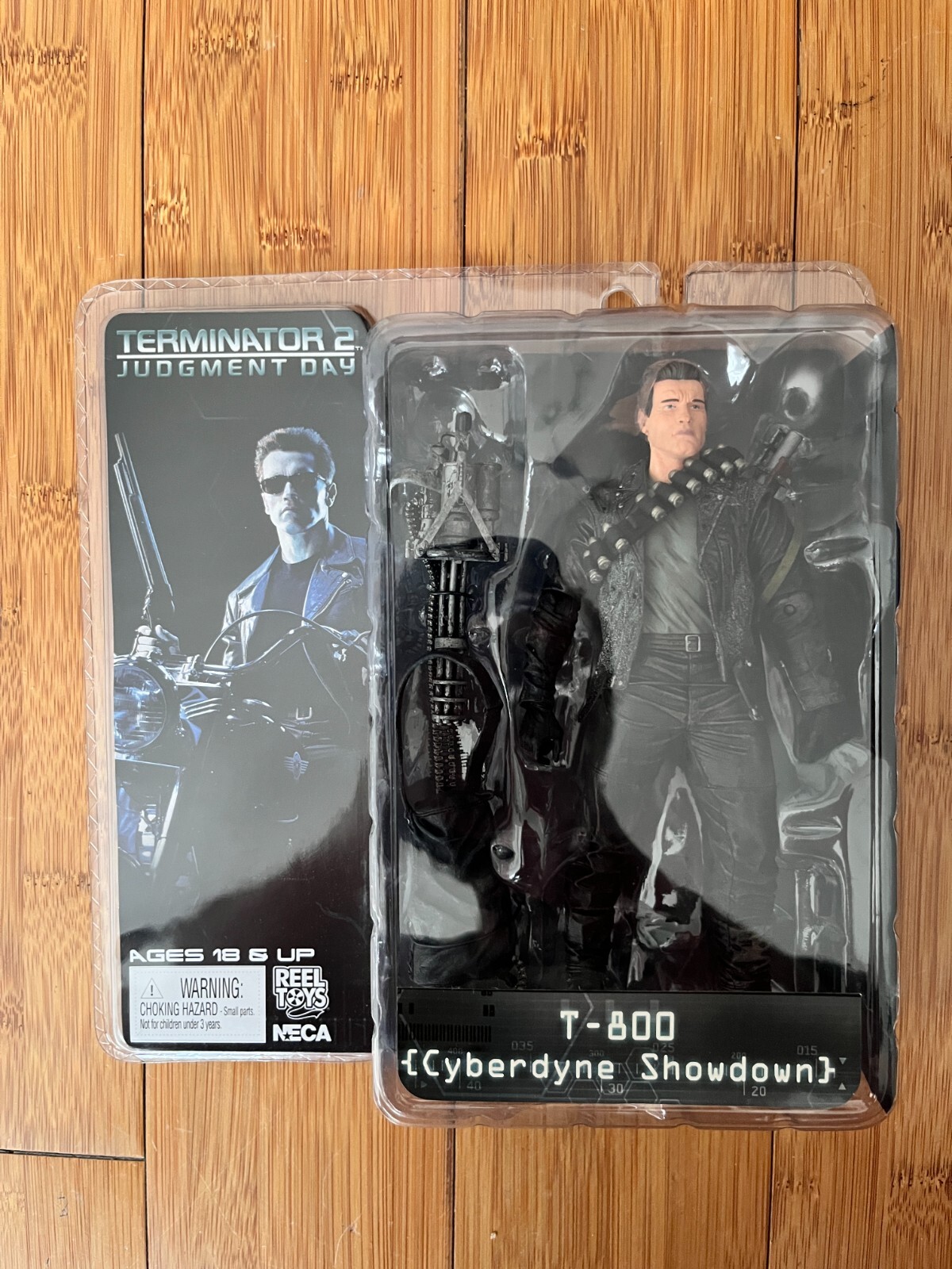 NECA Terminator 2 T-800 Cyberdyne Showdown Action Figure BNIB
