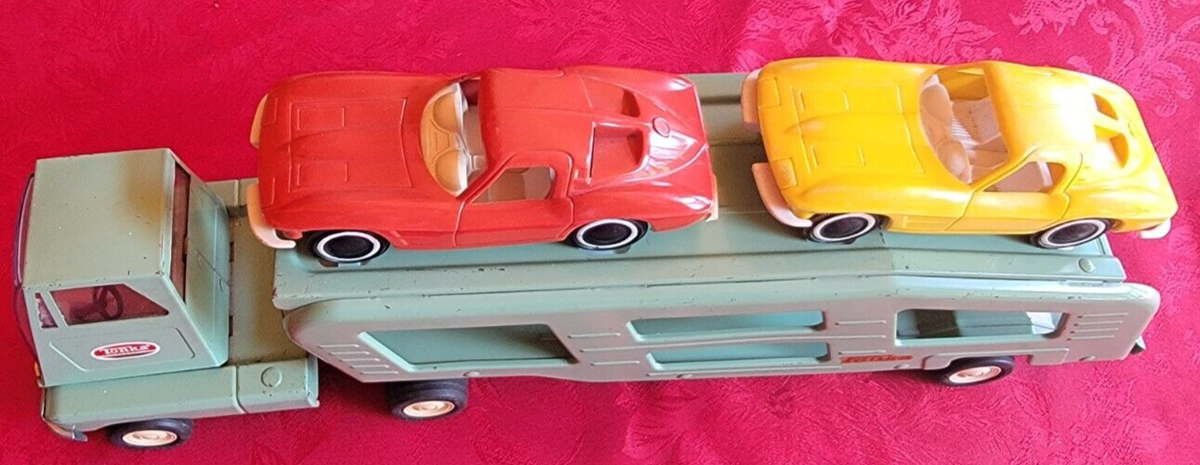 Vintage 1960 Tonka Green Car Carrier # 96 w/ ( 1 )Yellow & ( 1