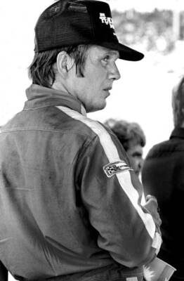 #ad Lake Speed Stands In The Speedway Garage After Competing 1981 OLD PHOTO AU $8.50