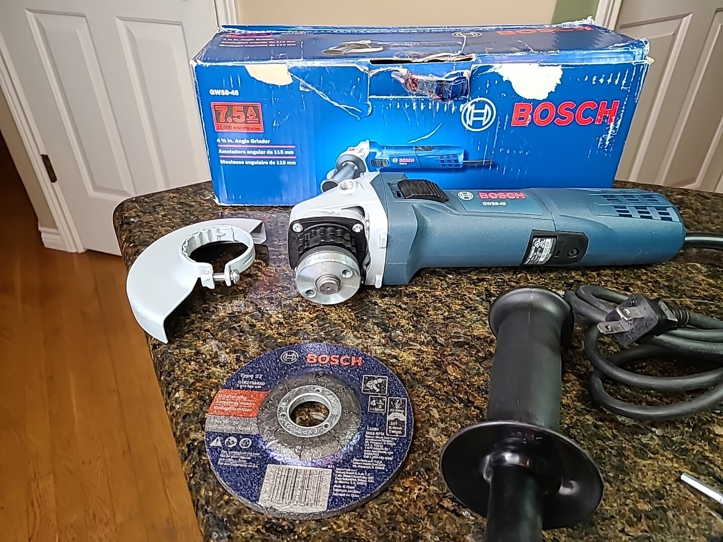 Bosch GWS845 7.5A Corded 41/2" Angle Grinder Lockon Slide Switch NEW