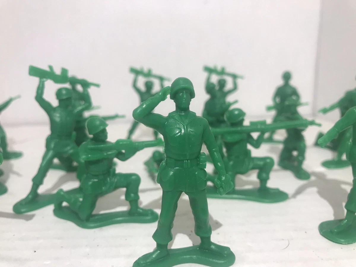Disney Pixar Toy Story Army Men Thinkway Toys Lot of 23 Soldiers