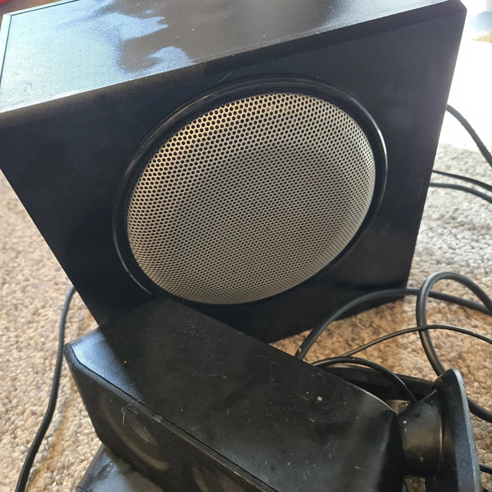 Logitech x-230 - Due altoparlanti a doppia unità e potente subwoofer portato - Immagine 4 di 4