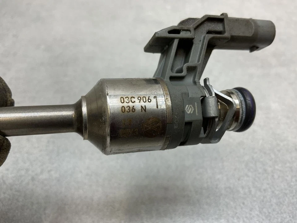 Volkswagen Tiguan 2014 Petrol fuel injector 03C906036N 118kW AML40124 - Image 3 of 3