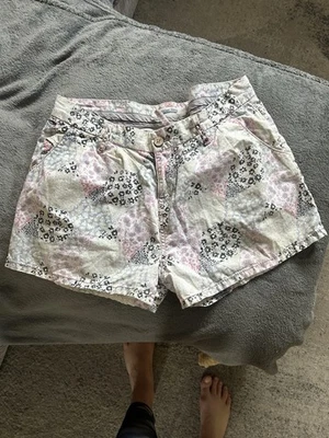 Tommy Hilfiger Shorts Size 10 - Image 1 of 2