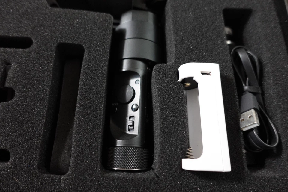 Zhiyun Crane V2 3-Axis Gimbal Stabilizer for Mirrorless Camera and DSLR - Image 4 of 4