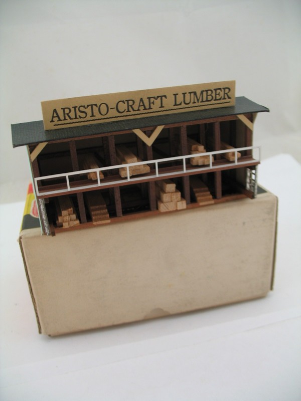 Aristo Craft HO Kit: Lumber House, already built