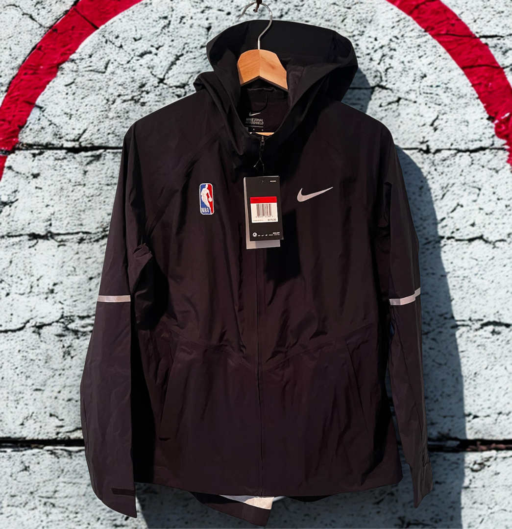 SACAI X NIKE Giacca antipioggia Nike NBA Zonal Aeroshield con cappuccio riflettente corsa L nuova con etichetta donna