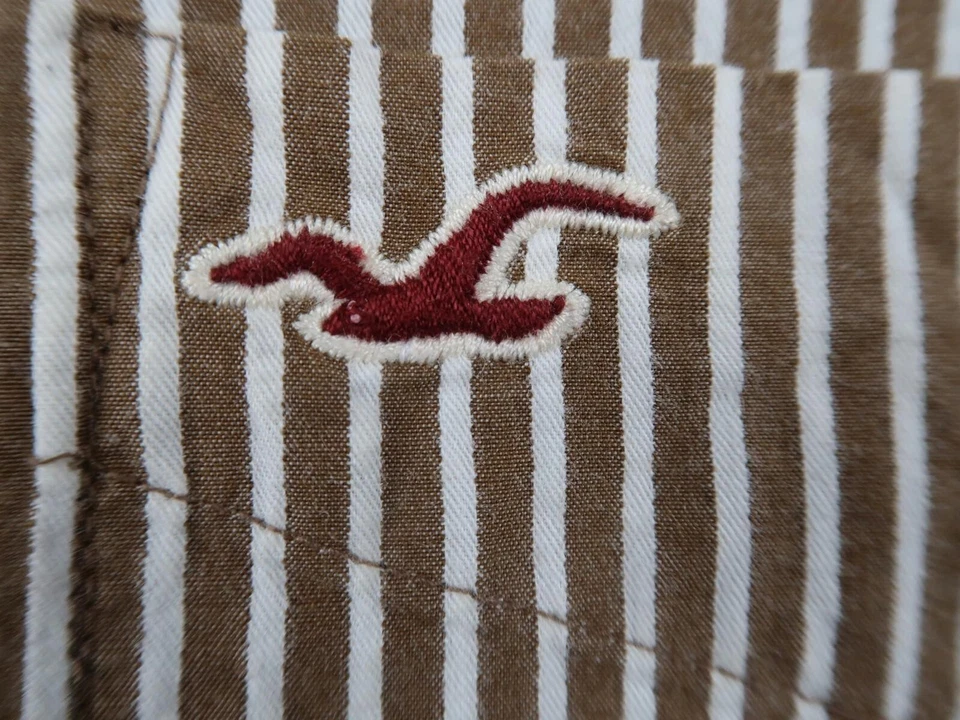 Camisa de vestir Hollister para hombre con botones marrón blanco a rayas mediana Foto 3 de 4