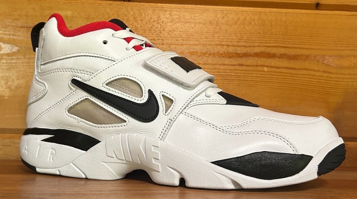 Mens Size 9 - Nike Air Diamond Turf Proto '92 Atlanta Falcons