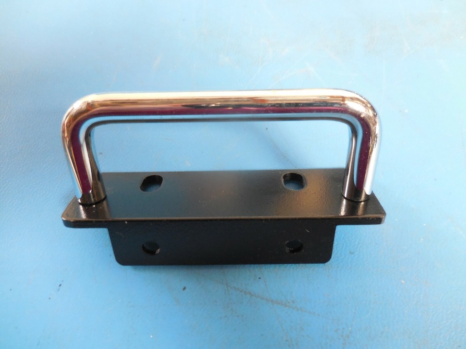 Black Aluminum Rack Mount Brackets & Handles 3-1/2