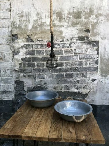 Piatti e ciotole decorative in argento per la decorazione della casa