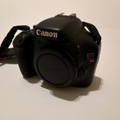 Canon EOS Rebel T2i Digital SLR Camera Kit w/ 18-55mm & 75-300mm Lenses, 18MP