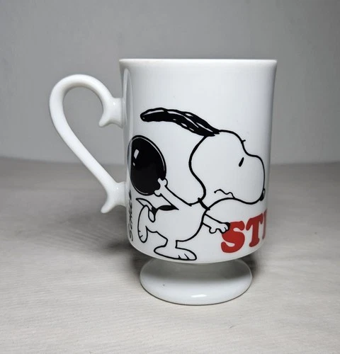 1965 Snoopy & Woodstock "Strike" Coffee Mug Milk Glass Collectibles Vintage