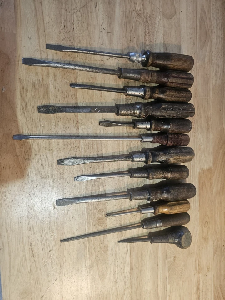 Vintage Wood Handle Screwdriver Lot – Antique Slotted Flathead Tools – Mixed  - Image 3 of 4