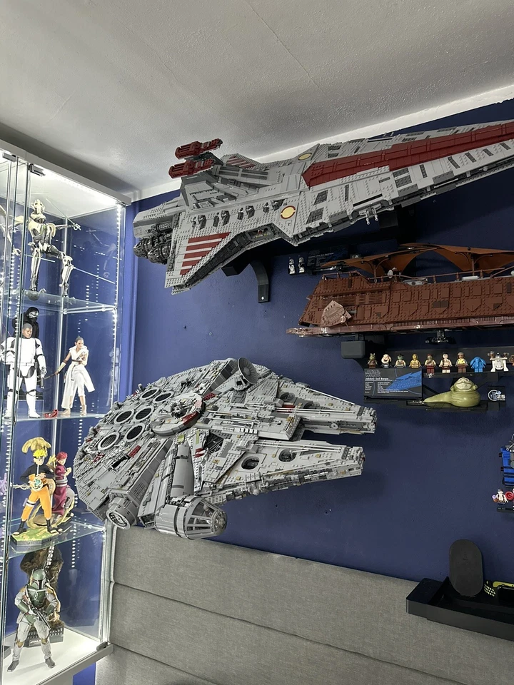 Wall Mount Display for Lego Star Wars UCS Millennium Falcon - Image 3 of 4