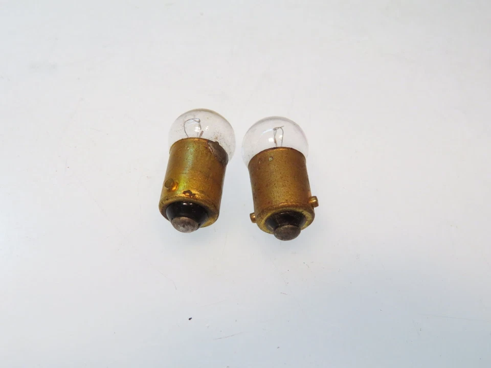 12 Volt 2 Watt BA9S Instrument Panel Light Bulbs Fits Peugeot 404 & Renault R8 - Image 2 of 3