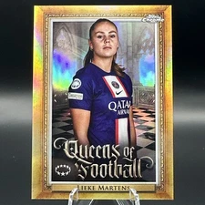 2022-23 Chrome UEFA Queens of Football Refractor Lieke Martens #Q-10 Paris S.G