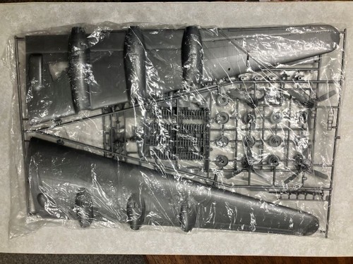 1/72nd Monogram B-36 Peacemaker Kit No. 5703 - Picture 6 of 14