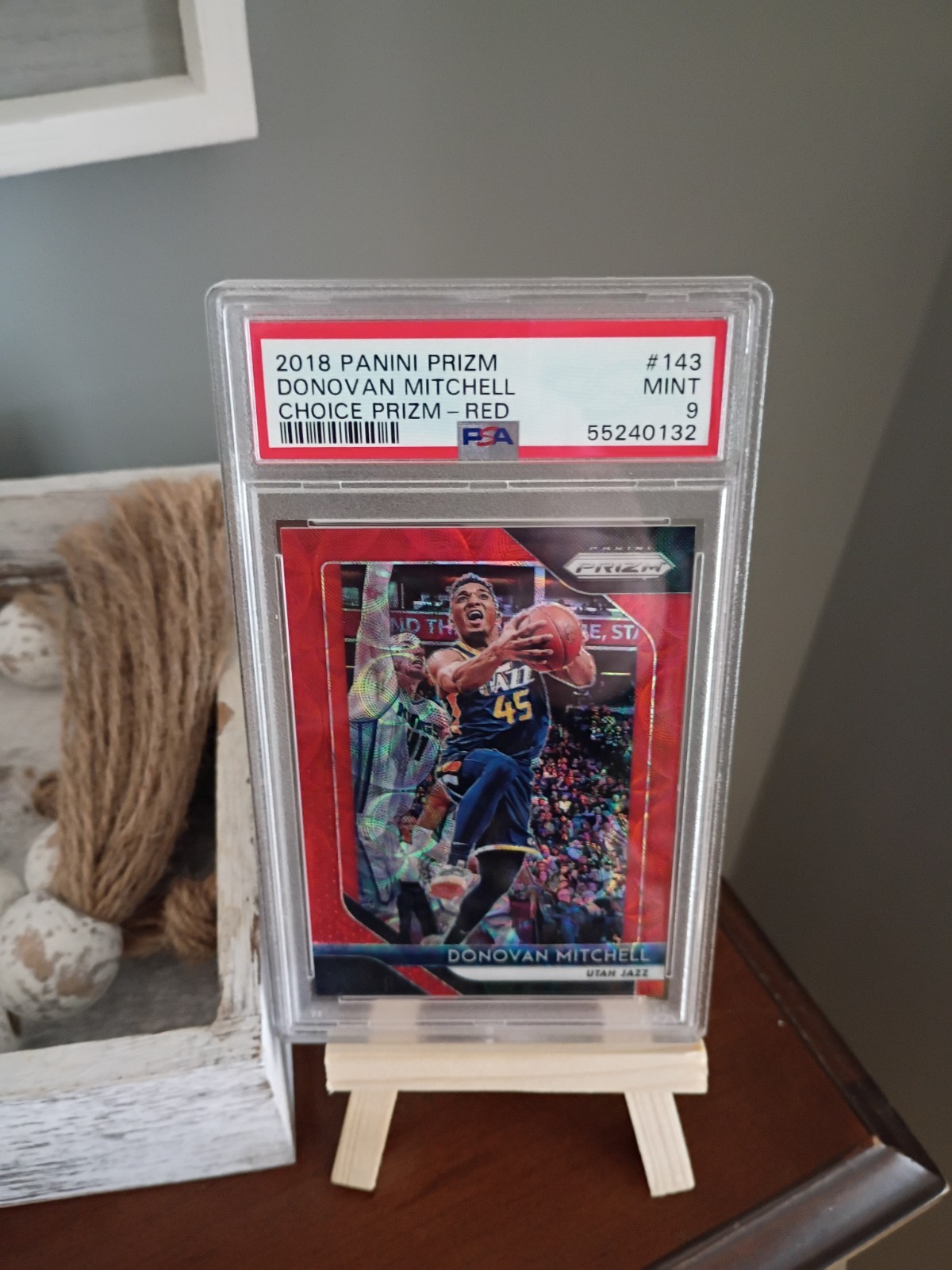 2018-19 Panini Prizm Donovan Mitchell #143 Choice Red Prizm 85/88 Short Print