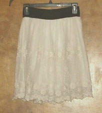 Forever 21 Ladies Lined Skirt Sz S/P. Off-White, Elastic waist, Polyester/Nylon