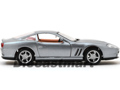 FERRARI 550 MARANELLO SILVER 1:24 DIECAST MODEL CAR BY BBURAGO