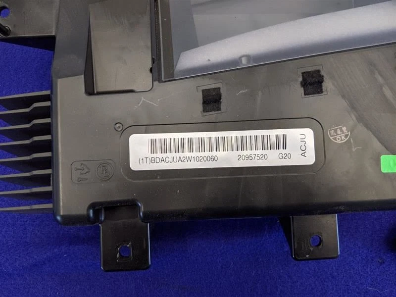 Chevrolet Camaro SS 2012-2015 panel de tablero de instrumentos con panel de vista de pantalla frontal Foto 2 de 4