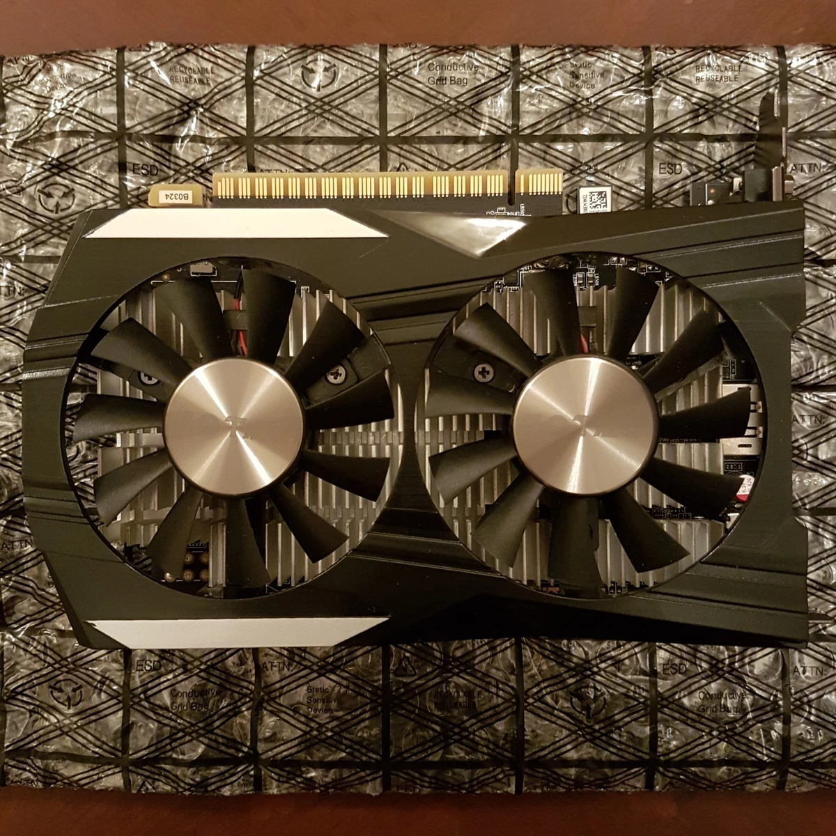 ZOTAC GTX1050 Ti 4GB 128bit 8台セット ZOTAC GeForce® GTX 1050 Ti OC Edition | ZOTAC