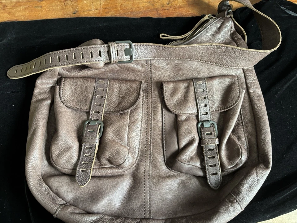 Bolso bandolera o hombro grande de cuero Linea Pelle Foto 4 de 4