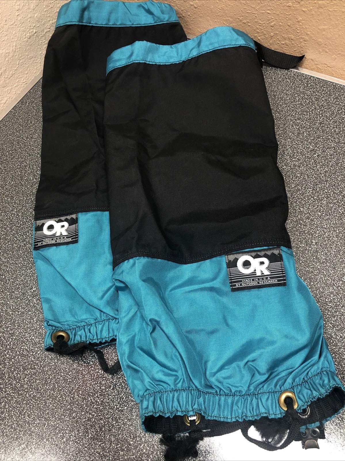 Outdoor Research OR Gore-Tex Gaiters Size Large Teal & Black Waterproof
Opens in a new window or tab